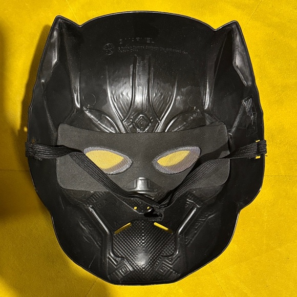 Black Panther Costume Mask - Picture 2 of 3